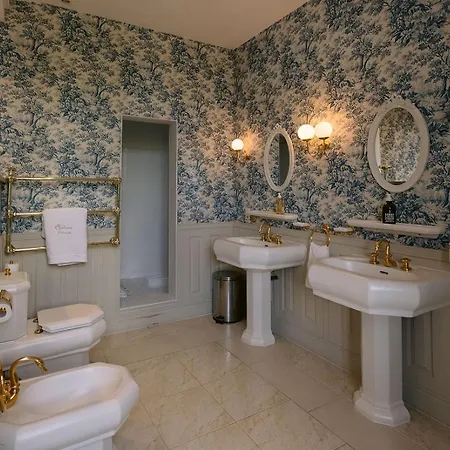 Remarquable Chateau Renove